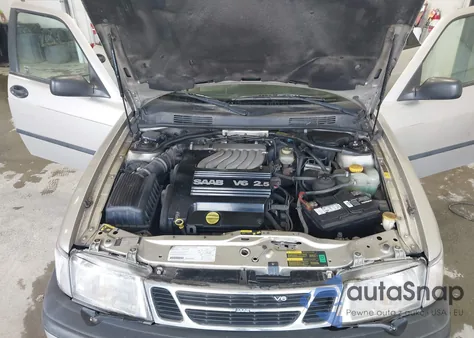 1995 Saab 900 Se z USA, uszkodzony, nr VIN YS3DF55V4S2027025